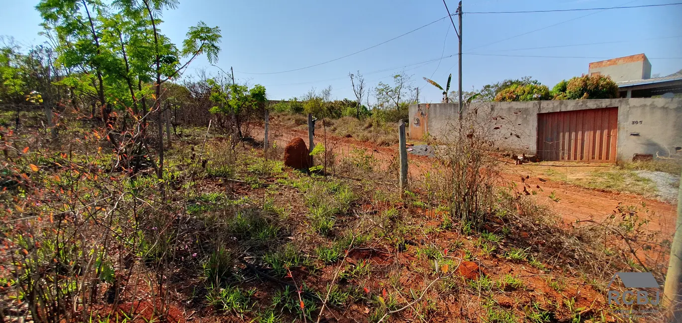 Foto 1 de Terreno / Lote à venda, 360m2 em Esmeraldas - MG