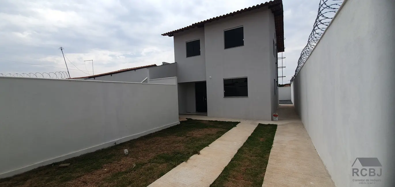 Foto 1 de Casa com 3 quartos à venda, 96m2 em Esmeraldas - MG