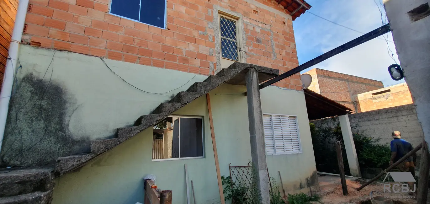 Foto 1 de Casa com 5 quartos à venda, 270m2 em Esmeraldas - MG