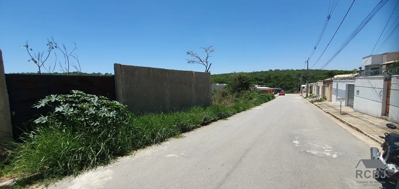 Foto 2 de Terreno / Lote à venda, 360m2 em Esmeraldas - MG