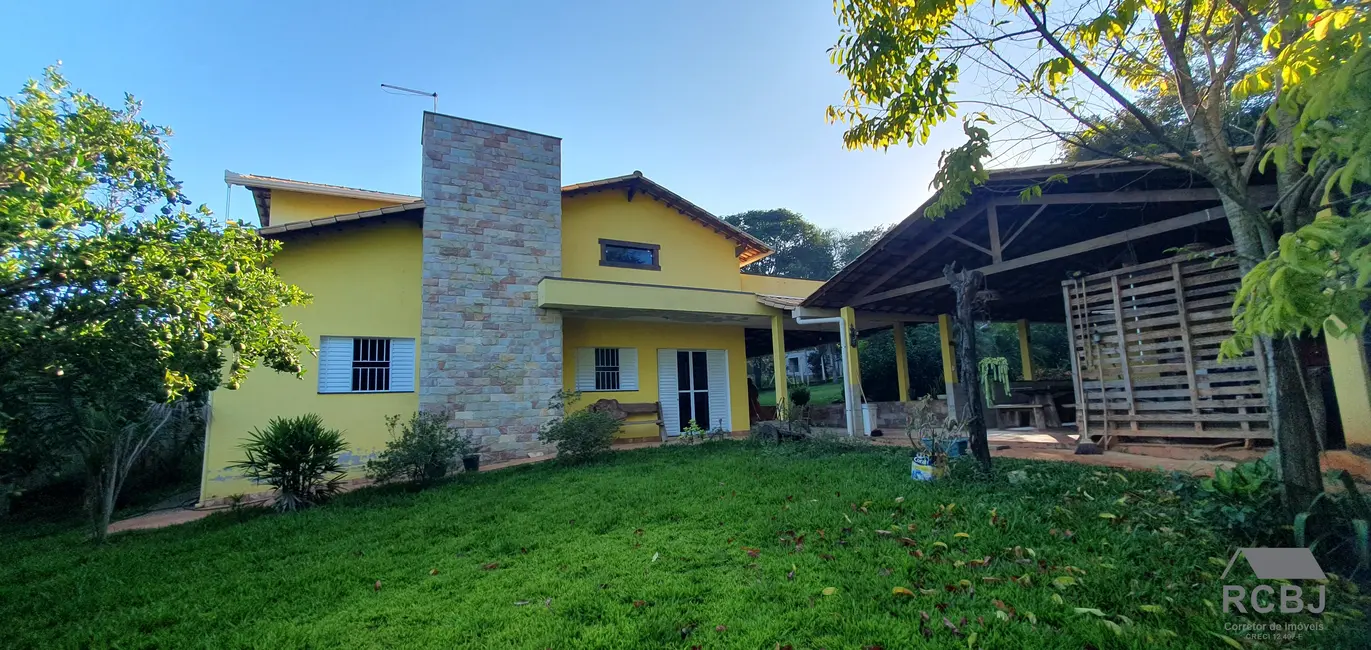 Sítio / Rancho com 5 quartos à venda, 440m2 em Esmeraldas - MG - imagem 9 Foto 9 de Sítio / Rancho com 5 quartos à venda, 440m2 em Esmeraldas - MG