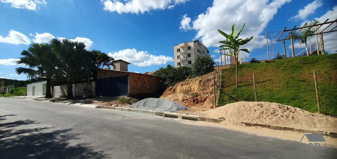 Foto 2 de Terreno / Lote à venda, 600m2 em Esmeraldas - MG