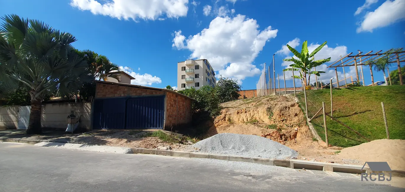 Foto 1 de Terreno / Lote à venda, 600m2 em Esmeraldas - MG