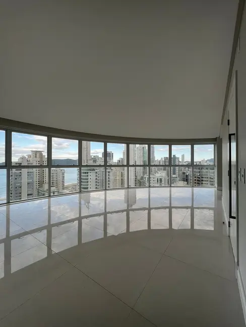 Foto 1 de Apartamento com 4 quartos à venda, 131m2 em Centro, Balneario Camboriu - SC