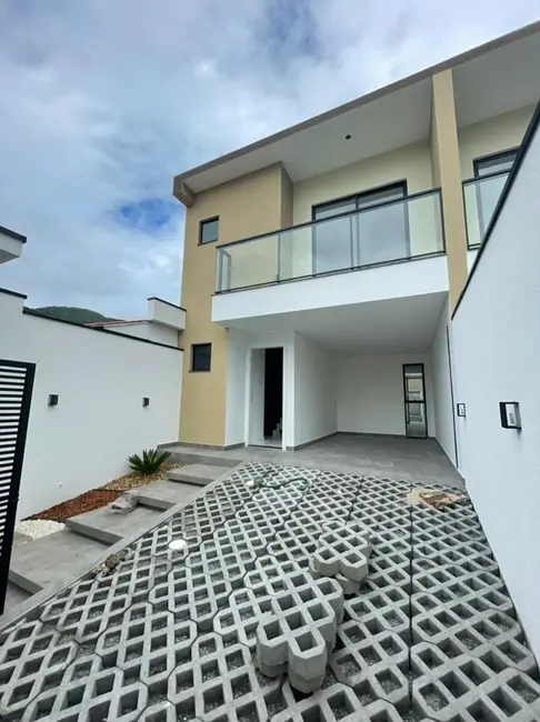 Foto 2 de Casa com 3 quartos à venda, 174m2 em Ressacada, Itajai - SC