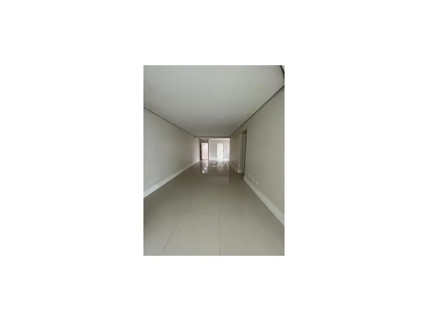 Apartamento com 3 quartos à venda, 254m2 em Centro, Balneario Camboriu - SC - imagem 4 Foto 4 de Apartamento com 3 quartos à venda, 254m2 em Centro, Balneario Camboriu - SC