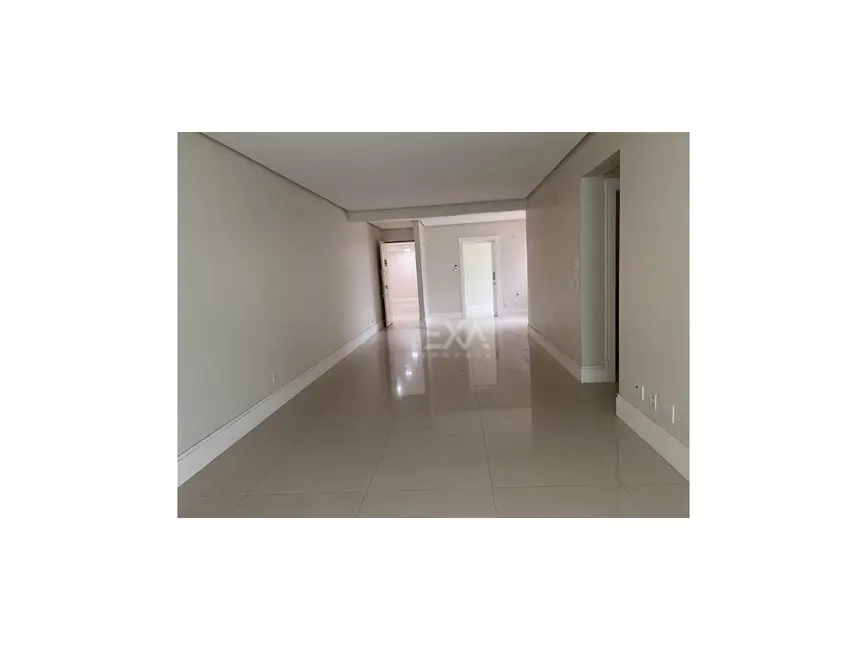 Apartamento com 3 quartos à venda, 254m2 em Centro, Balneario Camboriu - SC - imagem 6 Foto 6 de Apartamento com 3 quartos à venda, 254m2 em Centro, Balneario Camboriu - SC