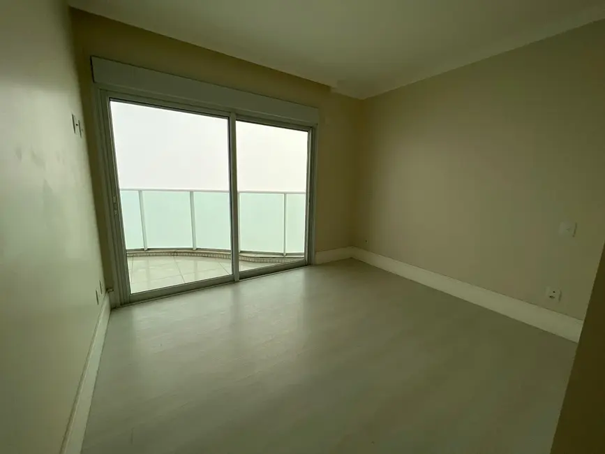 Apartamento com 3 quartos à venda, 246m2 em Centro, Balneario Camboriu - SC - imagem 8 Foto 8 de Apartamento com 3 quartos à venda, 246m2 em Centro, Balneario Camboriu - SC