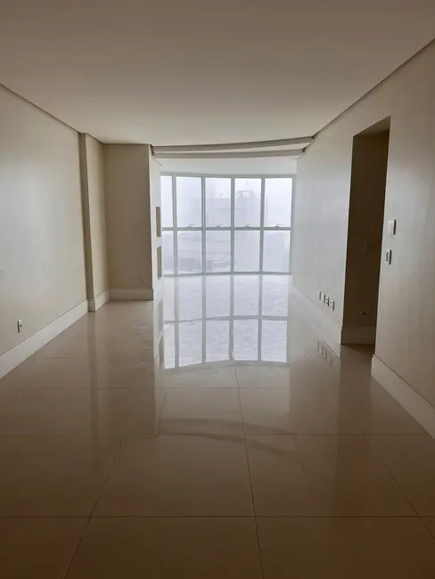 Apartamento com 3 quartos à venda, 128m2 em Centro, Balneario Camboriu - SC - imagem 7 Foto 7 de Apartamento com 3 quartos à venda, 128m2 em Centro, Balneario Camboriu - SC