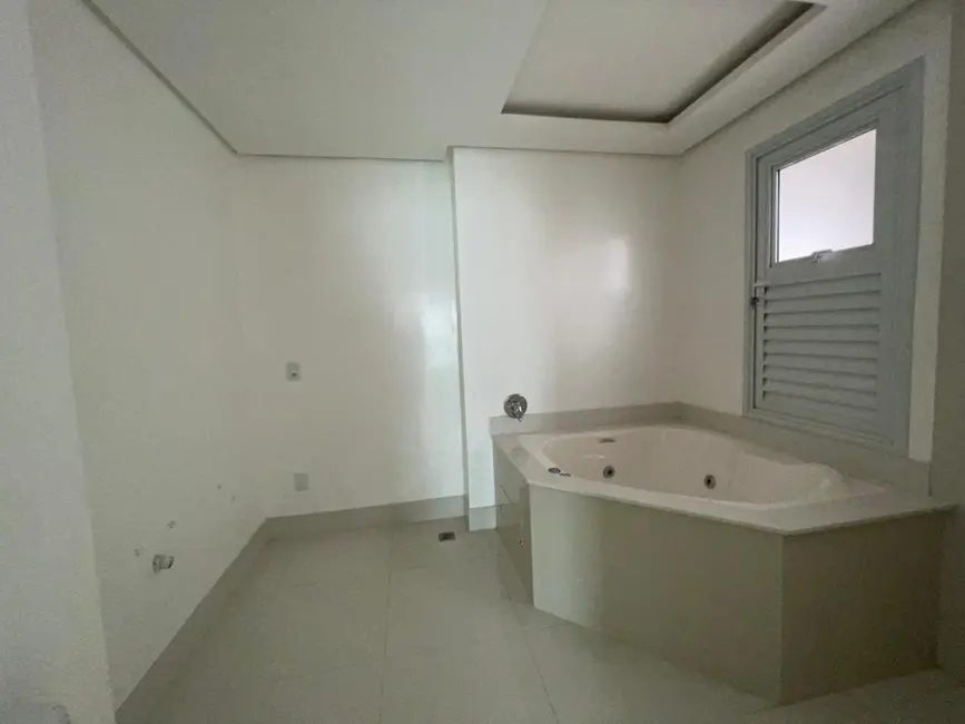 Apartamento com 4 quartos à venda, 234m2 em Centro, Balneario Camboriu - SC - imagem 5 Foto 5 de Apartamento com 4 quartos à venda, 234m2 em Centro, Balneario Camboriu - SC