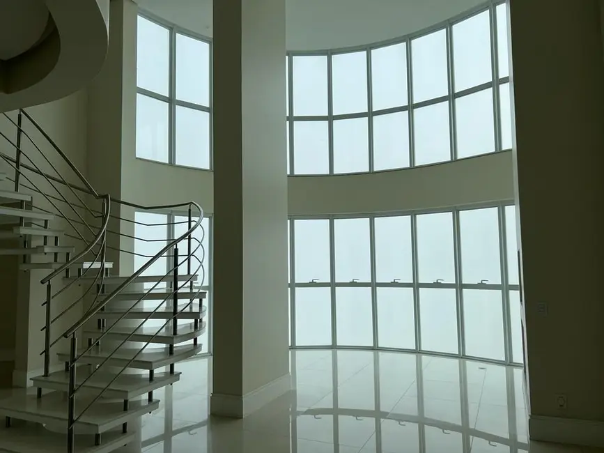 Apartamento com 4 quartos à venda, 234m2 em Centro, Balneario Camboriu - SC - imagem 4 Foto 4 de Apartamento com 4 quartos à venda, 234m2 em Centro, Balneario Camboriu - SC