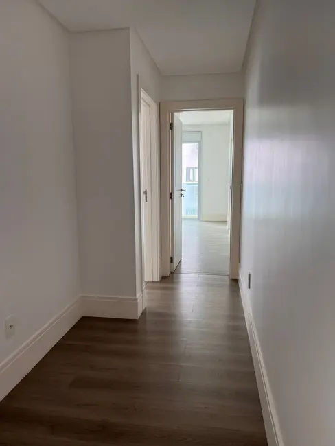 Apartamento com 3 quartos à venda, 162m2 em Centro, Balneario Camboriu - SC - imagem 4 Foto 4 de Apartamento com 3 quartos à venda, 162m2 em Centro, Balneario Camboriu - SC