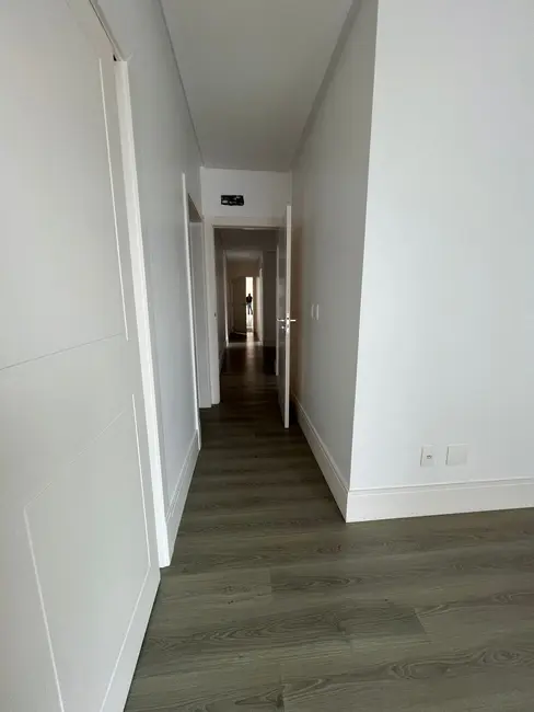 Apartamento com 3 quartos à venda, 162m2 em Centro, Balneario Camboriu - SC - imagem 2 Foto 2 de Apartamento com 3 quartos à venda, 162m2 em Centro, Balneario Camboriu - SC