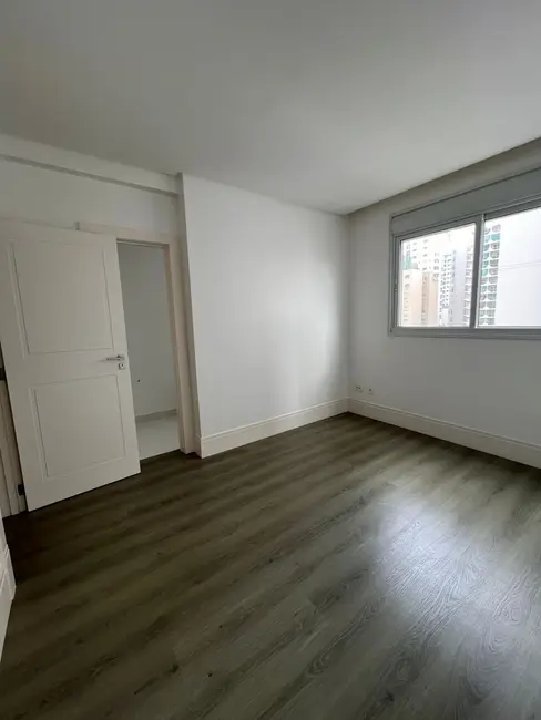 Apartamento com 3 quartos à venda, 162m2 em Centro, Balneario Camboriu - SC - imagem 6 Foto 6 de Apartamento com 3 quartos à venda, 162m2 em Centro, Balneario Camboriu - SC