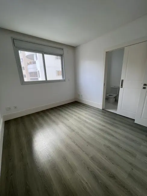 Apartamento com 3 quartos à venda, 162m2 em Centro, Balneario Camboriu - SC - imagem 9 Foto 9 de Apartamento com 3 quartos à venda, 162m2 em Centro, Balneario Camboriu - SC