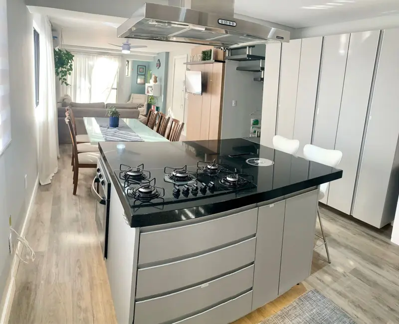 Apartamento com 2 quartos à venda, 142m2 em Centro, Balneario Camboriu - SC - imagem 6 Foto 6 de Apartamento com 2 quartos à venda, 142m2 em Centro, Balneario Camboriu - SC