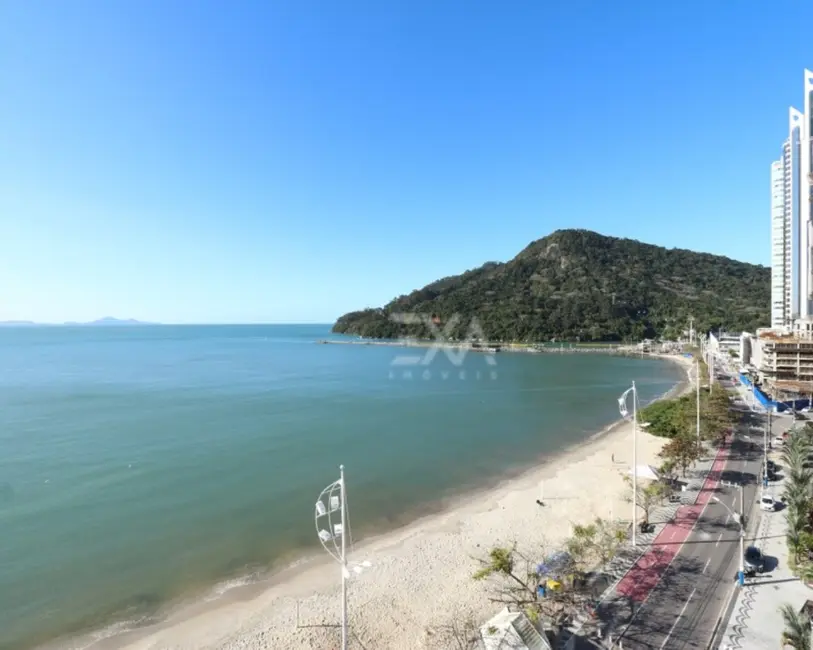 Apartamento com 3 quartos para alugar, 140m2 em Centro, Balneario Camboriu - SC - imagem 3 Foto 3 de Apartamento com 3 quartos para alugar, 140m2 em Centro, Balneario Camboriu - SC