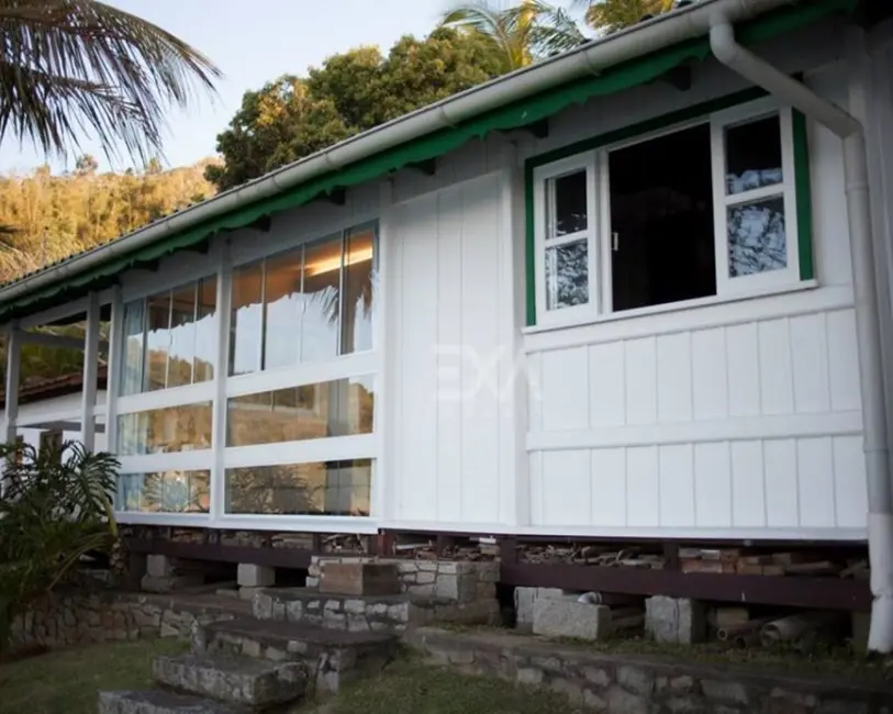 Casa com 3 quartos para alugar, 250m2 em Praia das Taquaras, Balneario Camboriu - SC - imagem 6 Foto 6 de Casa com 3 quartos para alugar, 250m2 em Praia das Taquaras, Balneario Camboriu - SC