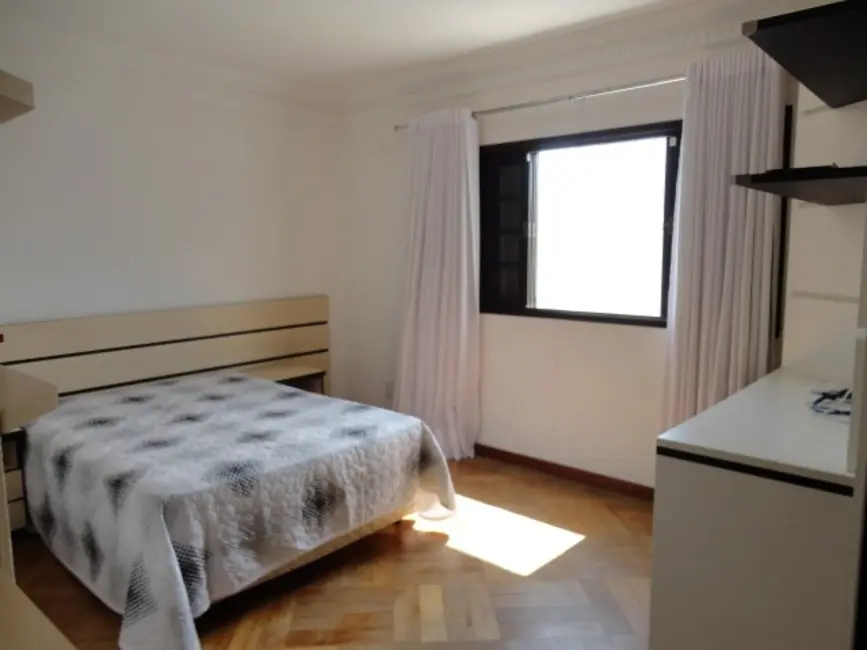 Chácara com 5 quartos à venda, 740m2 em Louveira - SP - imagem 7 Foto 7 de Chácara com 5 quartos à venda, 740m2 em Louveira - SP