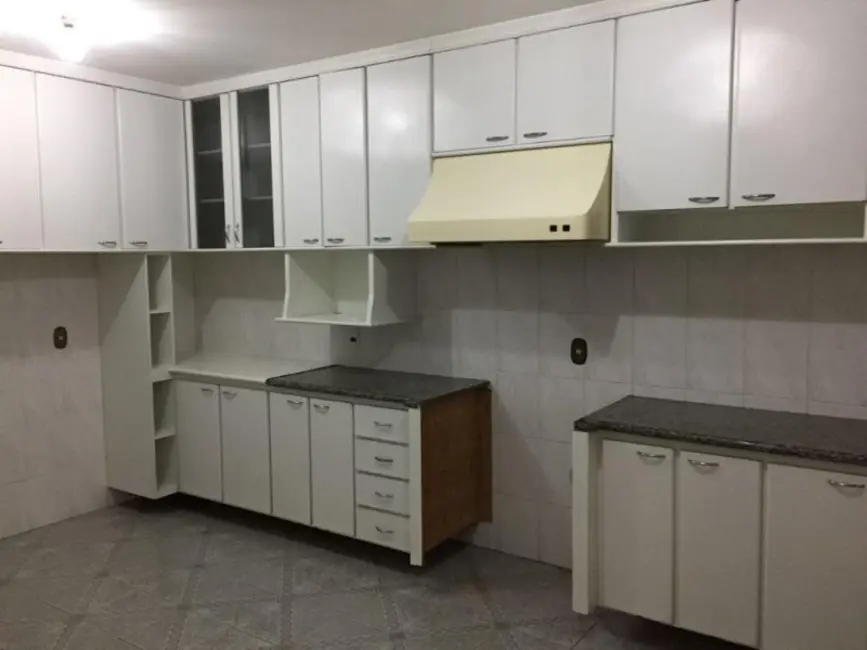Sobrado com 3 quartos à venda, 390m2 em Vila Embaré, Valinhos - SP - imagem 9 Foto 9 de Sobrado com 3 quartos à venda, 390m2 em Vila Embaré, Valinhos - SP