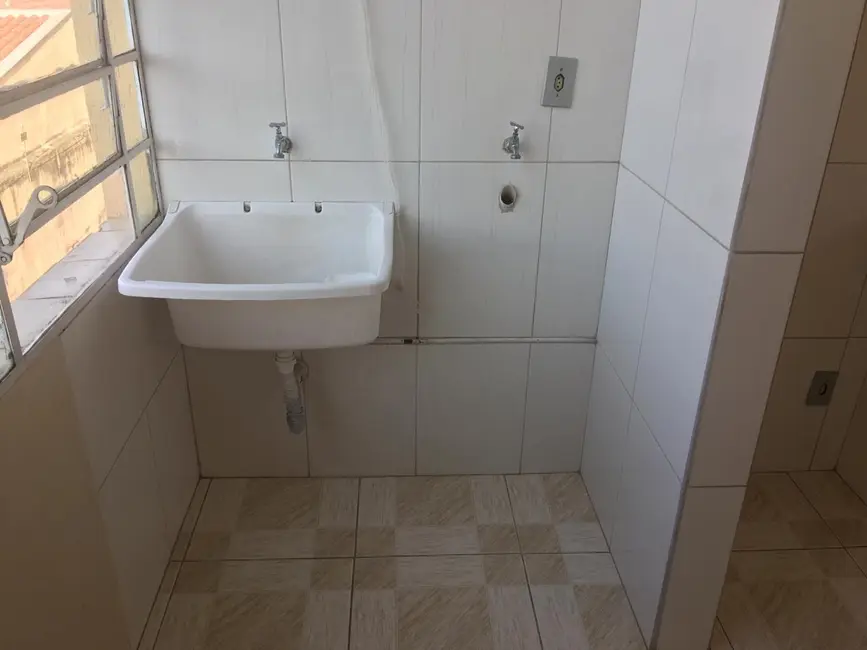 Foto 2 de Apartamento com 2 quartos para alugar, 50m2 em Vila Agrícola, Jundiai - SP