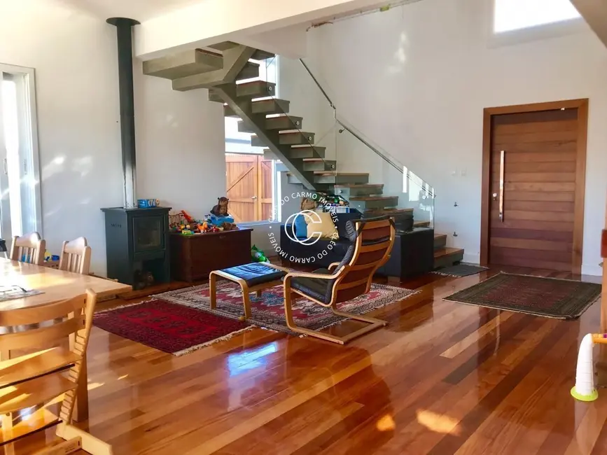 Casa com 3 quartos à venda, 220m2 em Tomazetti, Santa Maria - RS - imagem 4 Foto 4 de Casa com 3 quartos à venda, 220m2 em Tomazetti, Santa Maria - RS