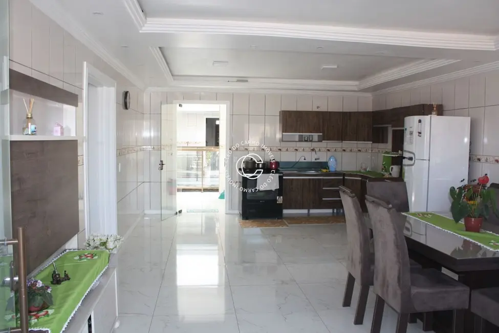 Casa com 7 quartos à venda, 720m2 em Pinheiro Machado, Santa Maria - RS - imagem 4 Foto 4 de Casa com 7 quartos à venda, 720m2 em Pinheiro Machado, Santa Maria - RS