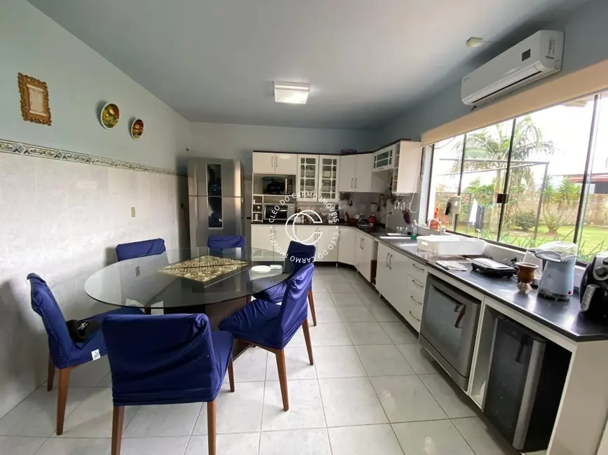 Casa com 4 quartos à venda, 300m2 em Pinheiro Machado, Santa Maria - RS - imagem 6 Foto 6 de Casa com 4 quartos à venda, 300m2 em Pinheiro Machado, Santa Maria - RS