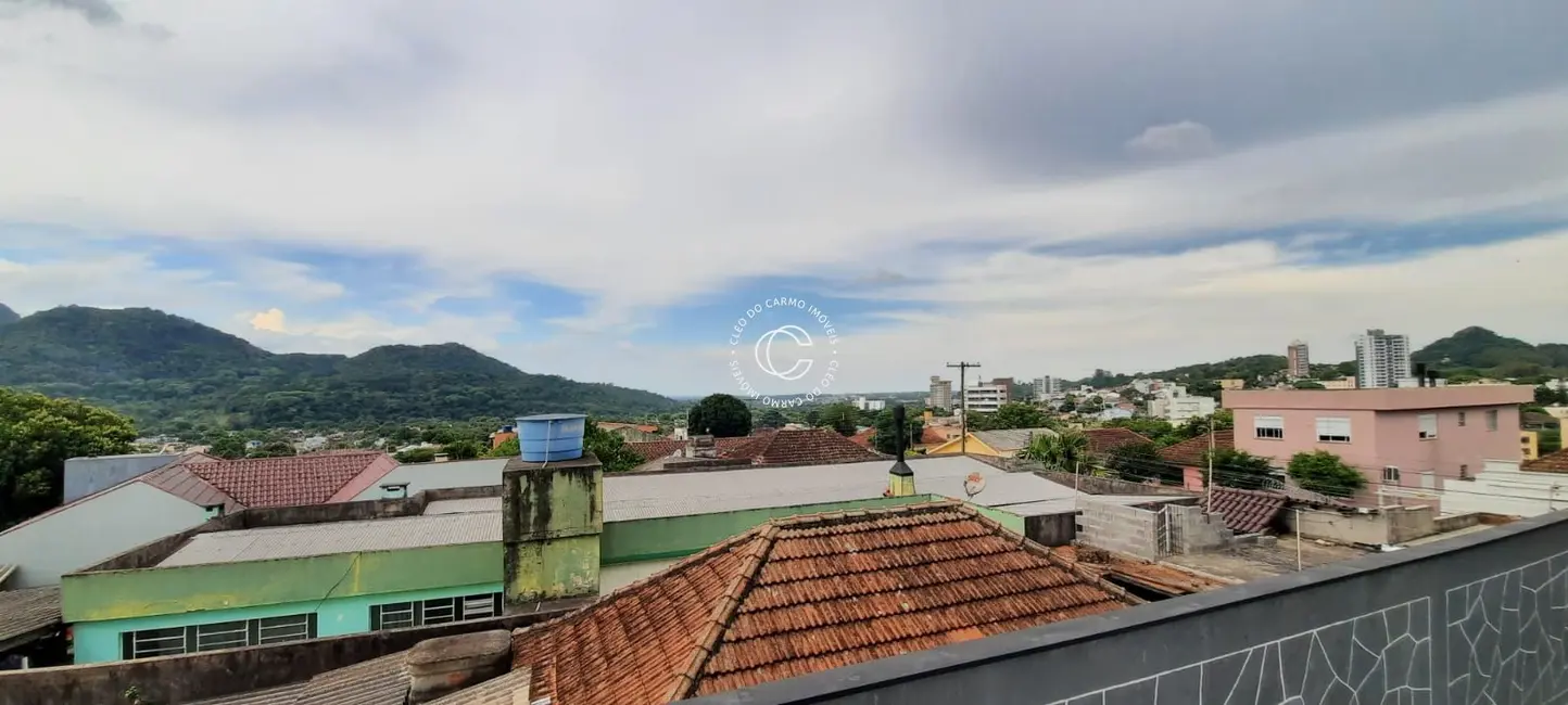 Foto 9 de Apartamento com 3 quartos à venda, 118m2 em Presidente João Goulart, Santa Maria - RS