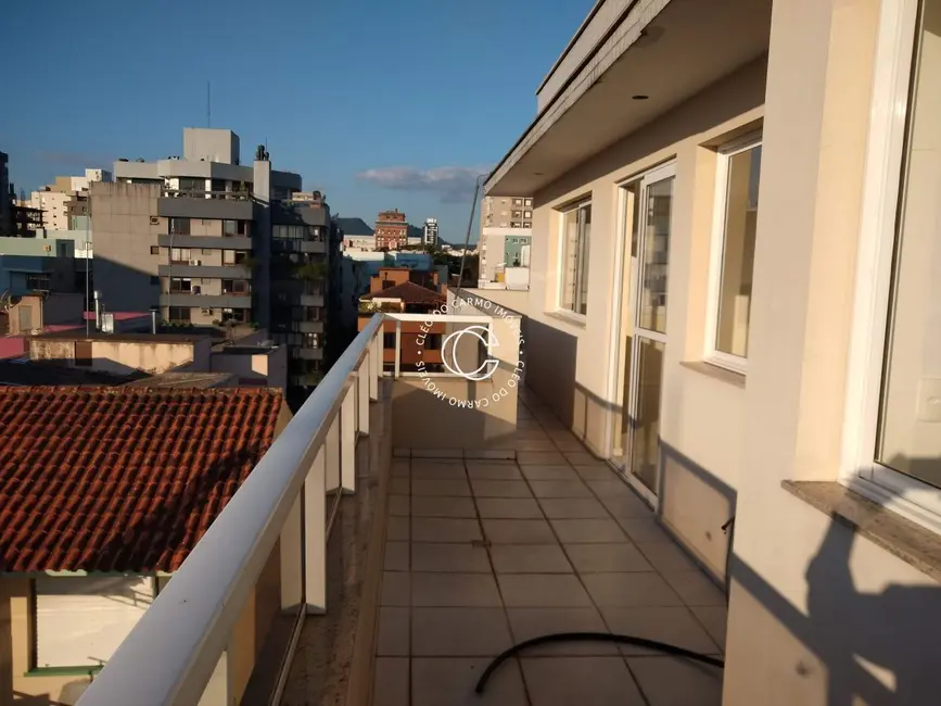 Foto 6 de Cobertura com 3 quartos à venda, 172m2 em Nossa Senhora de Fátima, Santa Maria - RS