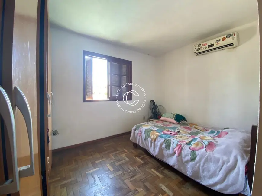 Casa com 6 quartos à venda, 240m2 em Tancredo Neves, Santa Maria - RS - imagem 8 Foto 8 de Casa com 6 quartos à venda, 240m2 em Tancredo Neves, Santa Maria - RS