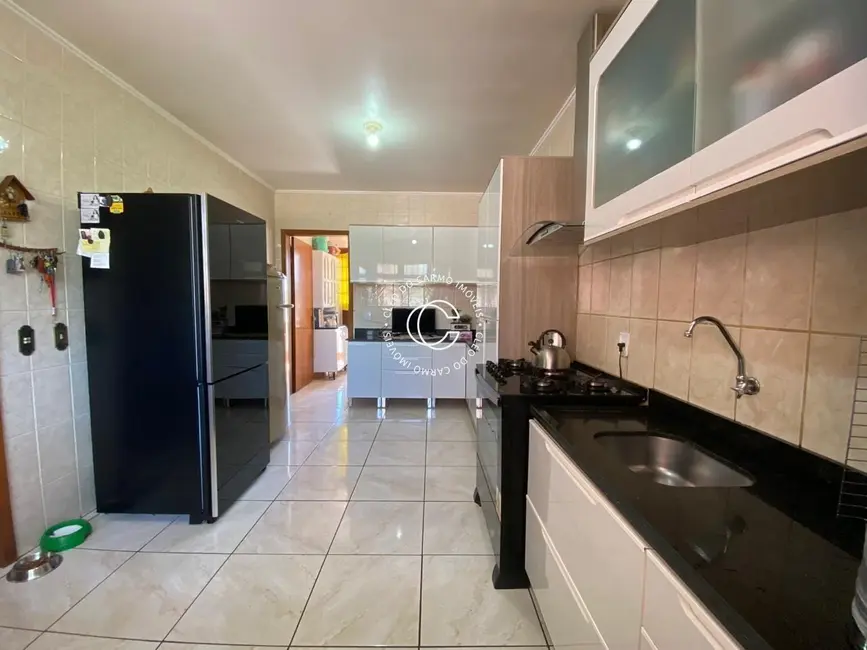 Casa com 6 quartos à venda, 284m2 em Dom Antônio Reis, Santa Maria - RS - imagem 6 Foto 6 de Casa com 6 quartos à venda, 284m2 em Dom Antônio Reis, Santa Maria - RS