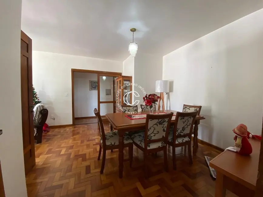 Casa com 6 quartos à venda, 284m2 em Dom Antônio Reis, Santa Maria - RS - imagem 3 Foto 3 de Casa com 6 quartos à venda, 284m2 em Dom Antônio Reis, Santa Maria - RS