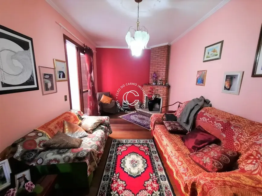 Casa com 5 quartos à venda, 291m2 em Nossa Senhora Medianeira, Santa Maria - RS - imagem 4 Foto 4 de Casa com 5 quartos à venda, 291m2 em Nossa Senhora Medianeira, Santa Maria - RS