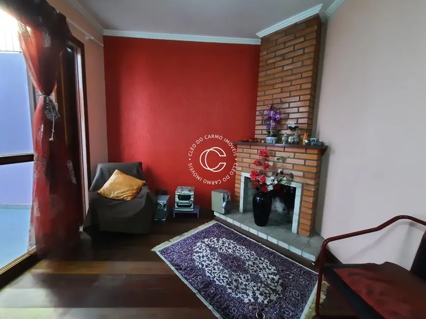 Casa com 5 quartos à venda, 291m2 em Nossa Senhora Medianeira, Santa Maria - RS - imagem 5 Foto 5 de Casa com 5 quartos à venda, 291m2 em Nossa Senhora Medianeira, Santa Maria - RS