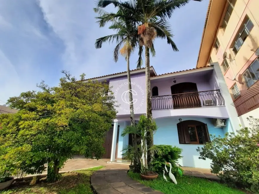 Foto 2 de Casa com 5 quartos à venda, 291m2 em Nossa Senhora Medianeira, Santa Maria - RS