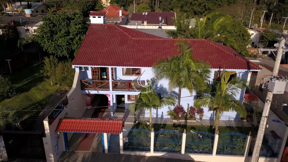 Casa com 4 quartos à venda, 150m2 em Patronato, Santa Maria - RS - imagem 3 Foto 3 de Casa com 4 quartos à venda, 150m2 em Patronato, Santa Maria - RS