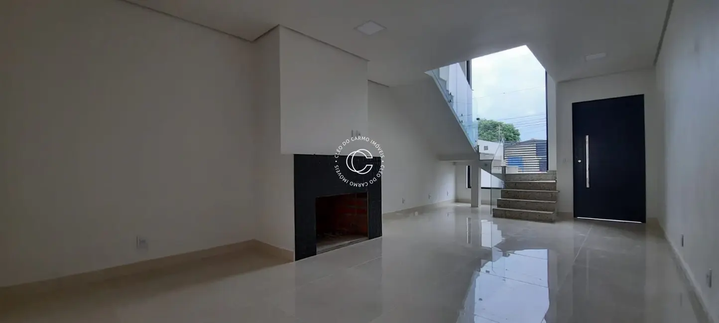 Casa com 3 quartos à venda, 146m2 em Pinheiro Machado, Santa Maria - RS - imagem 3 Foto 3 de Casa com 3 quartos à venda, 146m2 em Pinheiro Machado, Santa Maria - RS