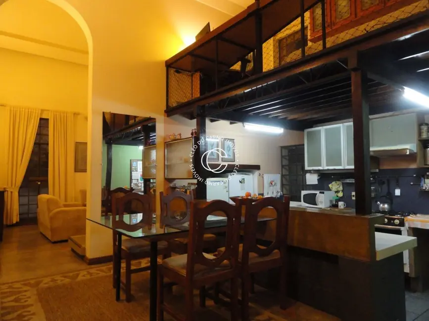 Casa com 4 quartos à venda, 231m2 em Centro, Santa Maria - RS - imagem 9 Foto 9 de Casa com 4 quartos à venda, 231m2 em Centro, Santa Maria - RS