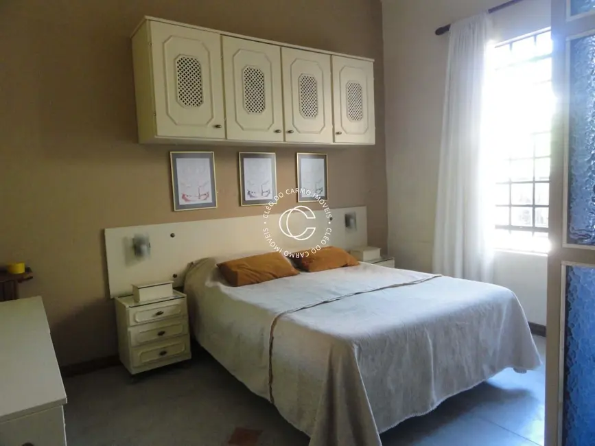 Casa com 4 quartos à venda, 231m2 em Centro, Santa Maria - RS - imagem 8 Foto 8 de Casa com 4 quartos à venda, 231m2 em Centro, Santa Maria - RS