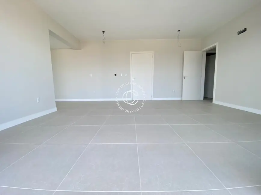 Foto 3 de Apartamento com 3 quartos à venda, 109m2 em Patronato, Santa Maria - RS