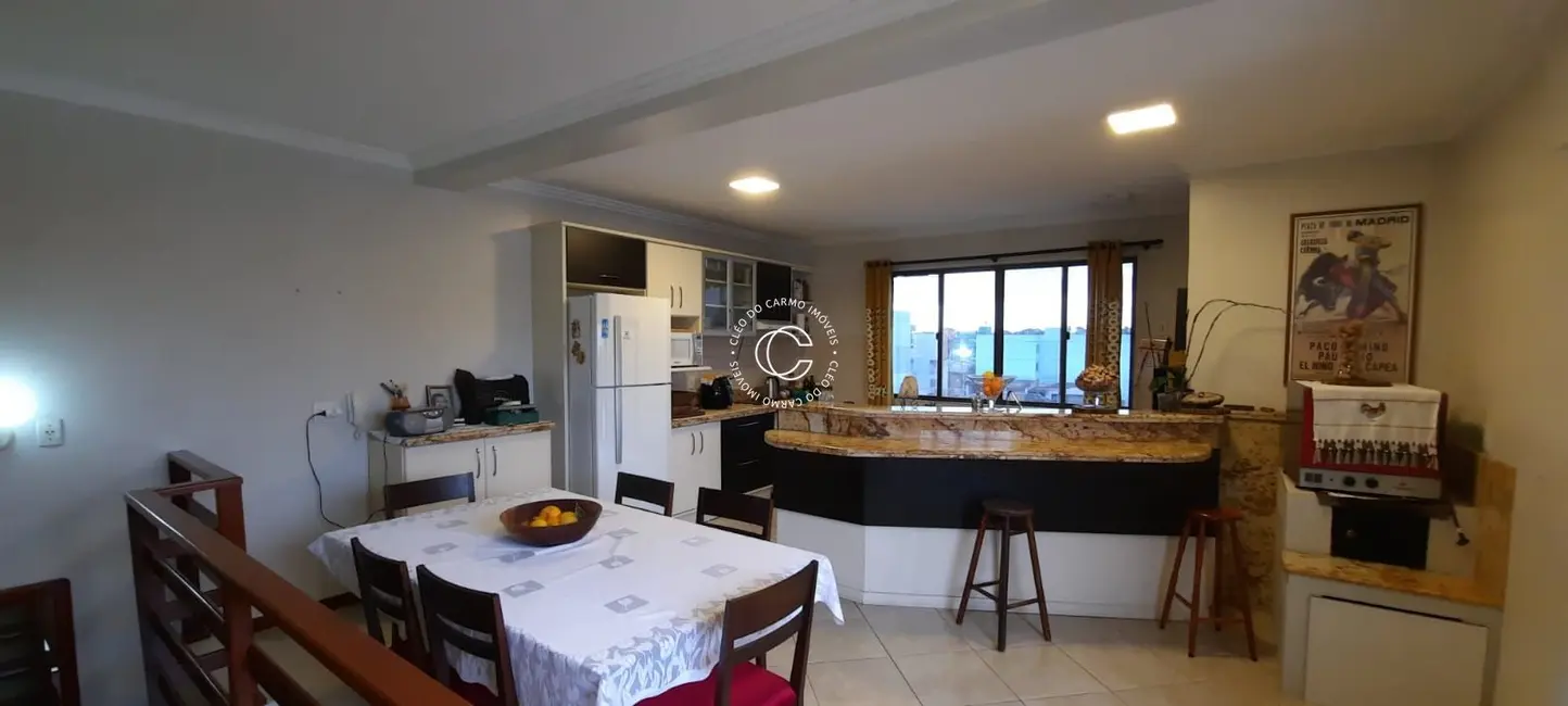 Cobertura com 3 quartos à venda, 160m2 em Duque de Caxias, Santa Maria - RS - imagem 3 Foto 3 de Cobertura com 3 quartos à venda, 160m2 em Duque de Caxias, Santa Maria - RS