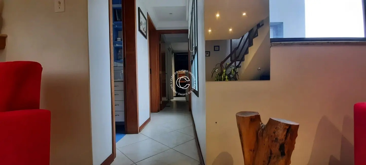 Cobertura com 3 quartos à venda, 160m2 em Duque de Caxias, Santa Maria - RS - imagem 6 Foto 6 de Cobertura com 3 quartos à venda, 160m2 em Duque de Caxias, Santa Maria - RS