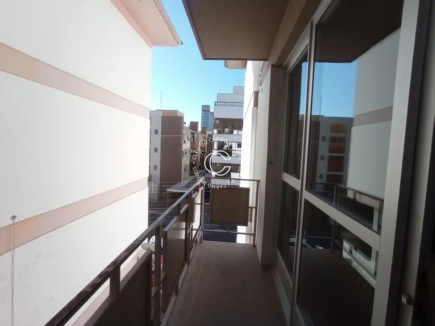 Foto 3 de Apartamento com 3 quartos à venda, 100m2 em Nossa Senhora de Fátima, Santa Maria - RS