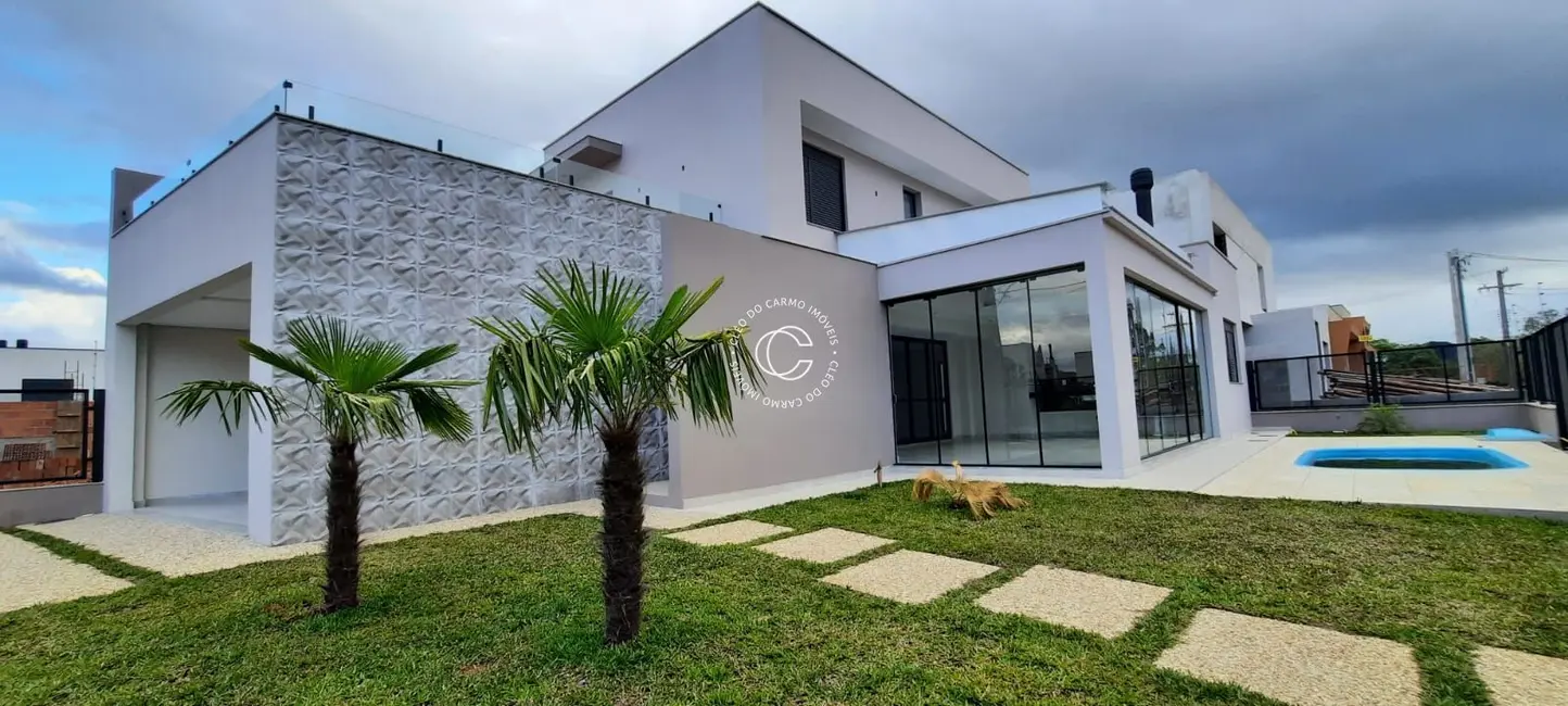 Foto 1 de Casa com 3 quartos à venda, 229m2 em São José, Santa Maria - RS