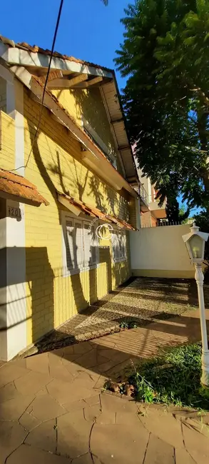 Casa com 3 quartos à venda, 230m2 em São José, Santa Maria - RS - imagem 3 Foto 3 de Casa com 3 quartos à venda, 230m2 em São José, Santa Maria - RS