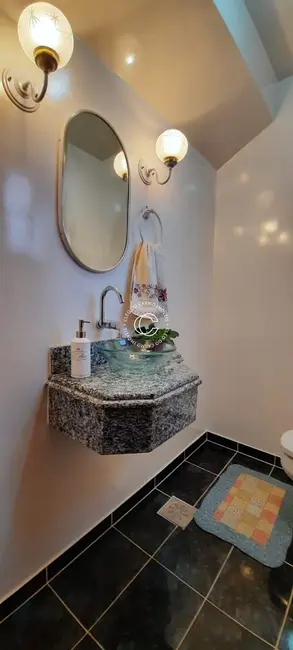Casa com 3 quartos à venda, 250m2 em Nossa Senhora Medianeira, Santa Maria - RS - imagem 6 Foto 6 de Casa com 3 quartos à venda, 250m2 em Nossa Senhora Medianeira, Santa Maria - RS