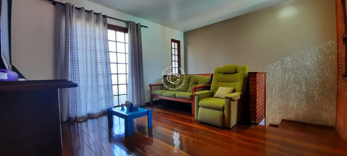 Casa com 3 quartos à venda, 250m2 em Nossa Senhora Medianeira, Santa Maria - RS - imagem 9 Foto 9 de Casa com 3 quartos à venda, 250m2 em Nossa Senhora Medianeira, Santa Maria - RS