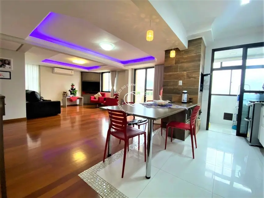 Foto 5 de Apartamento com 3 quartos à venda, 103m2 em Nossa Senhora de Fátima, Santa Maria - RS