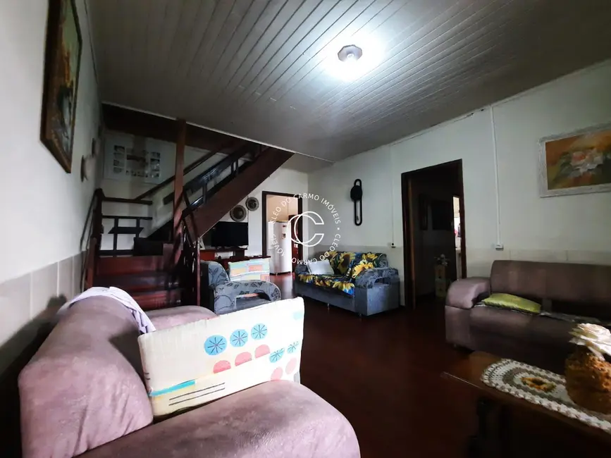 Casa com 3 quartos à venda, 180m2 em Dom Antônio Reis, Santa Maria - RS - imagem 5 Foto 5 de Casa com 3 quartos à venda, 180m2 em Dom Antônio Reis, Santa Maria - RS